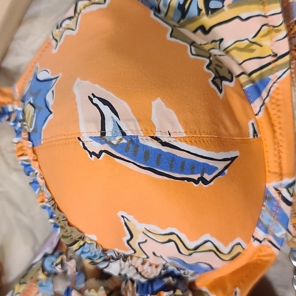 Aubade Paris Ruffle bikini  tropical print, 32C Bra - XS Bottom - Picture 8 of 16